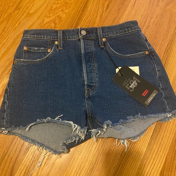 Levi's Blue Jean Shorts Classic Style - Picture 1 of 4